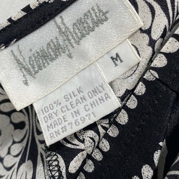 Neiman Marcus black and white floral printed silk wrap skirt. - Picture 4 of 6